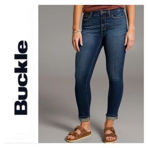 Buckle BKE Gabby Skinny Jeans Dark Wash Women's Size 33 x 31.5 Stretch Metallic